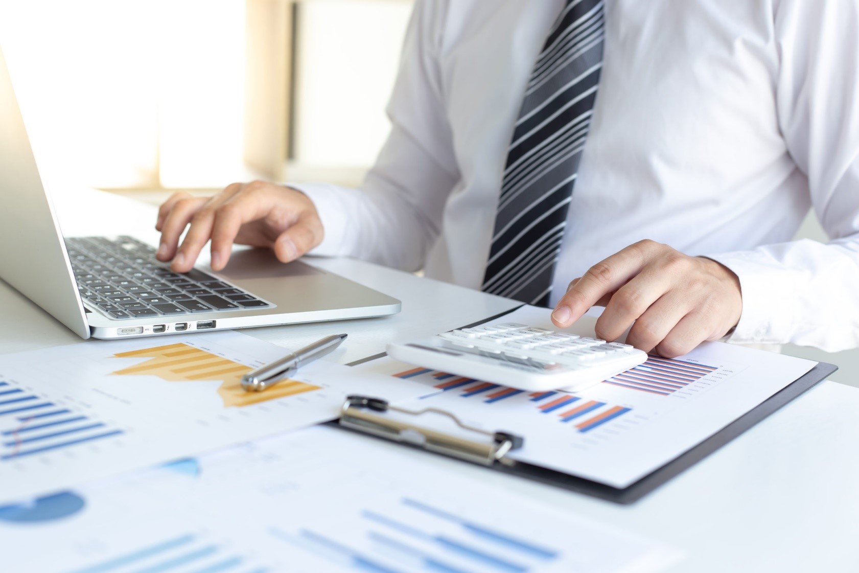 Business Financial Accounting — Modern Office